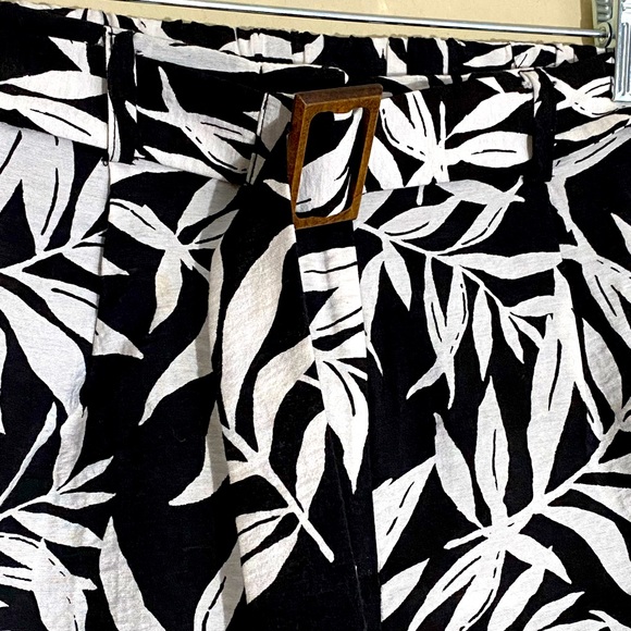 White and black set - Picture 4 of 6